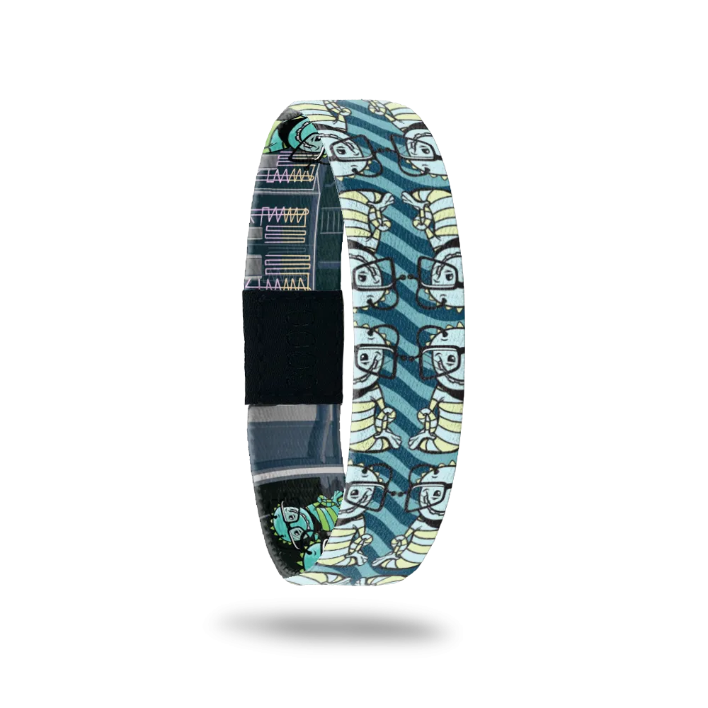 2020 - Day 24 - Thaddeus Bookwormington Bracelet