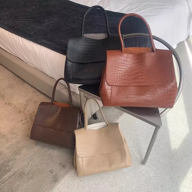 Alligator Pattern- Casual, Trendy & Stylish shoulder handbag