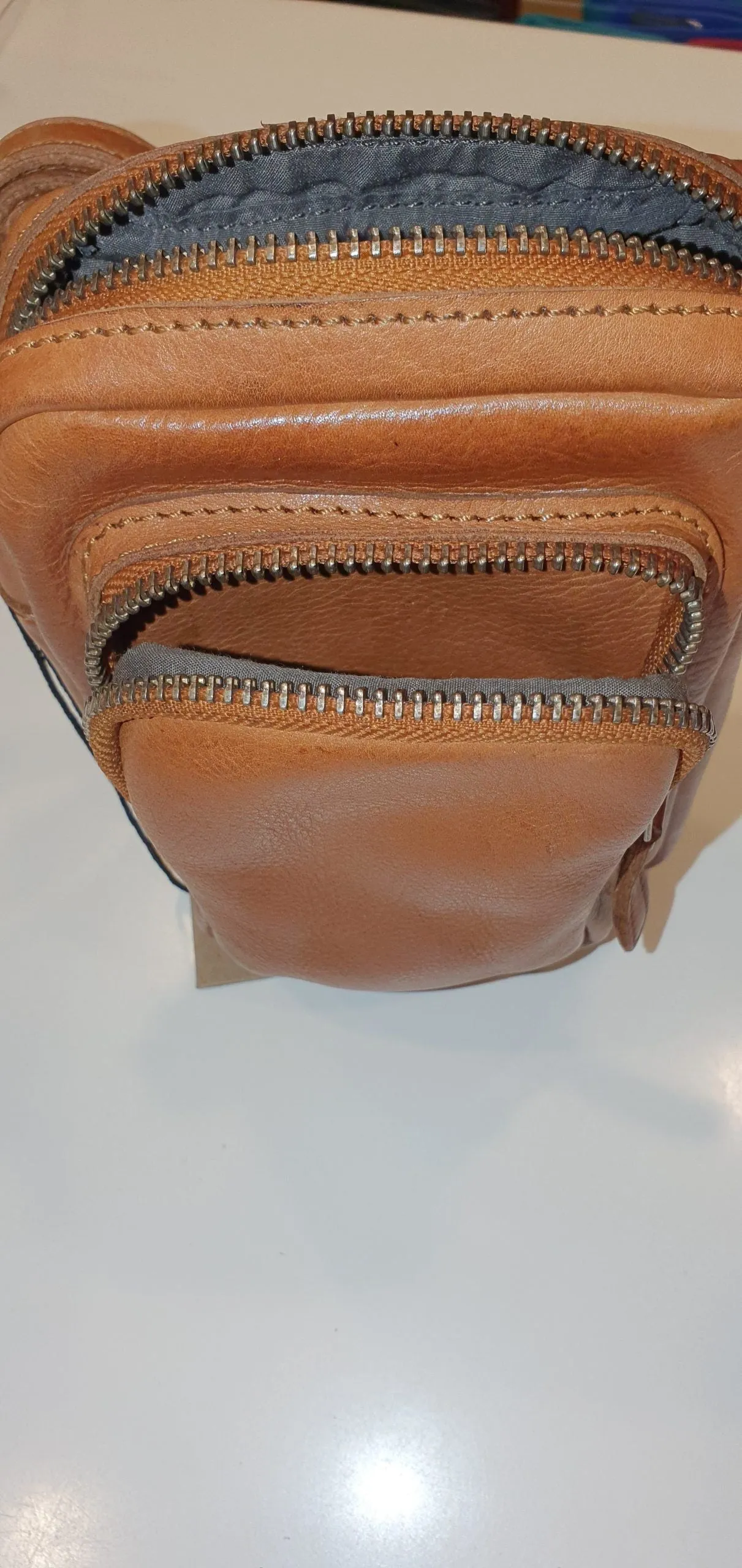 Rugged Hide - Hailey compact leather crossbody