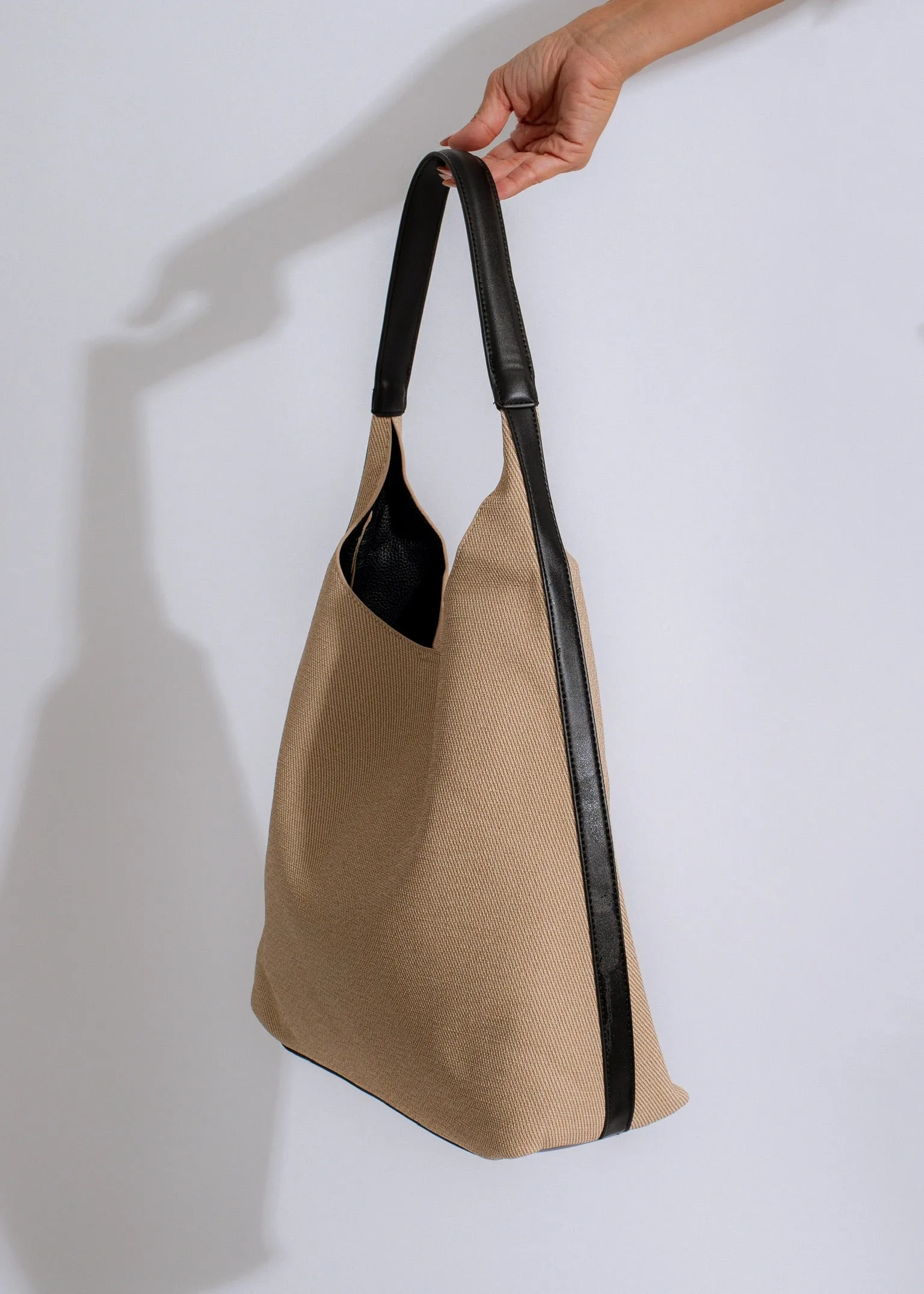 Simple But Chic Tote Bag Black
