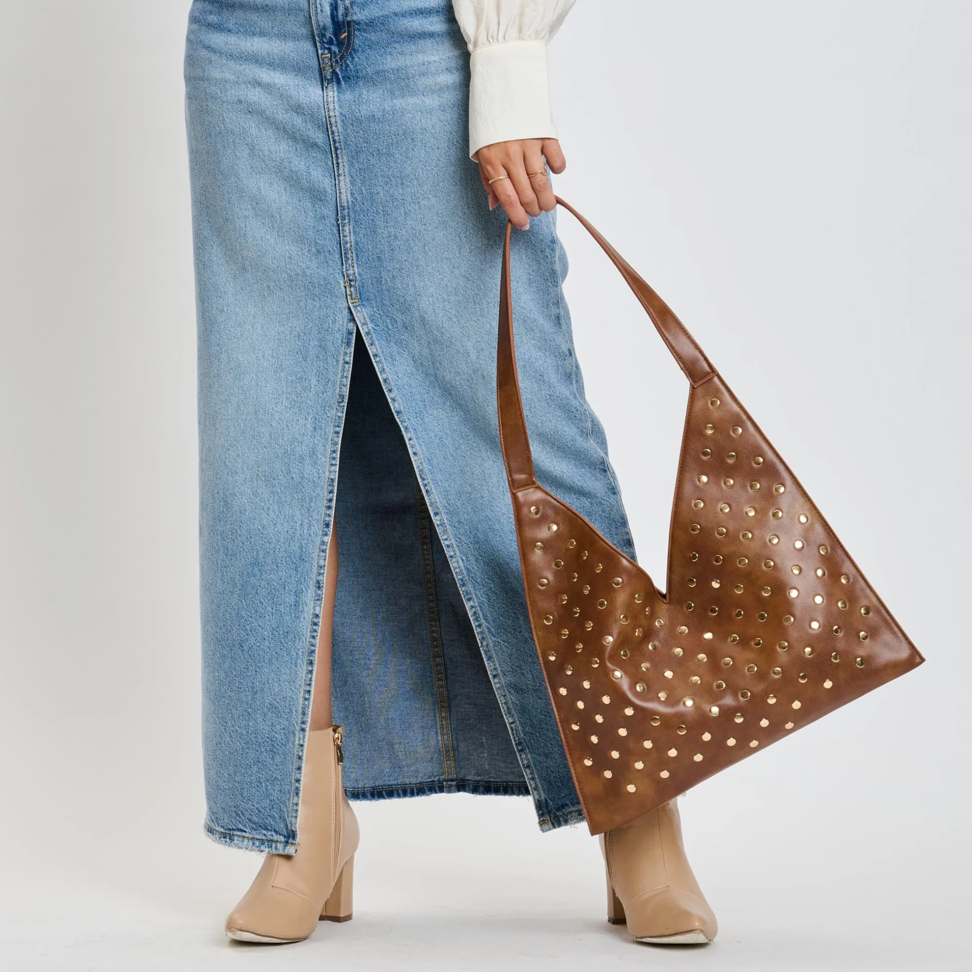 Tori Hobo