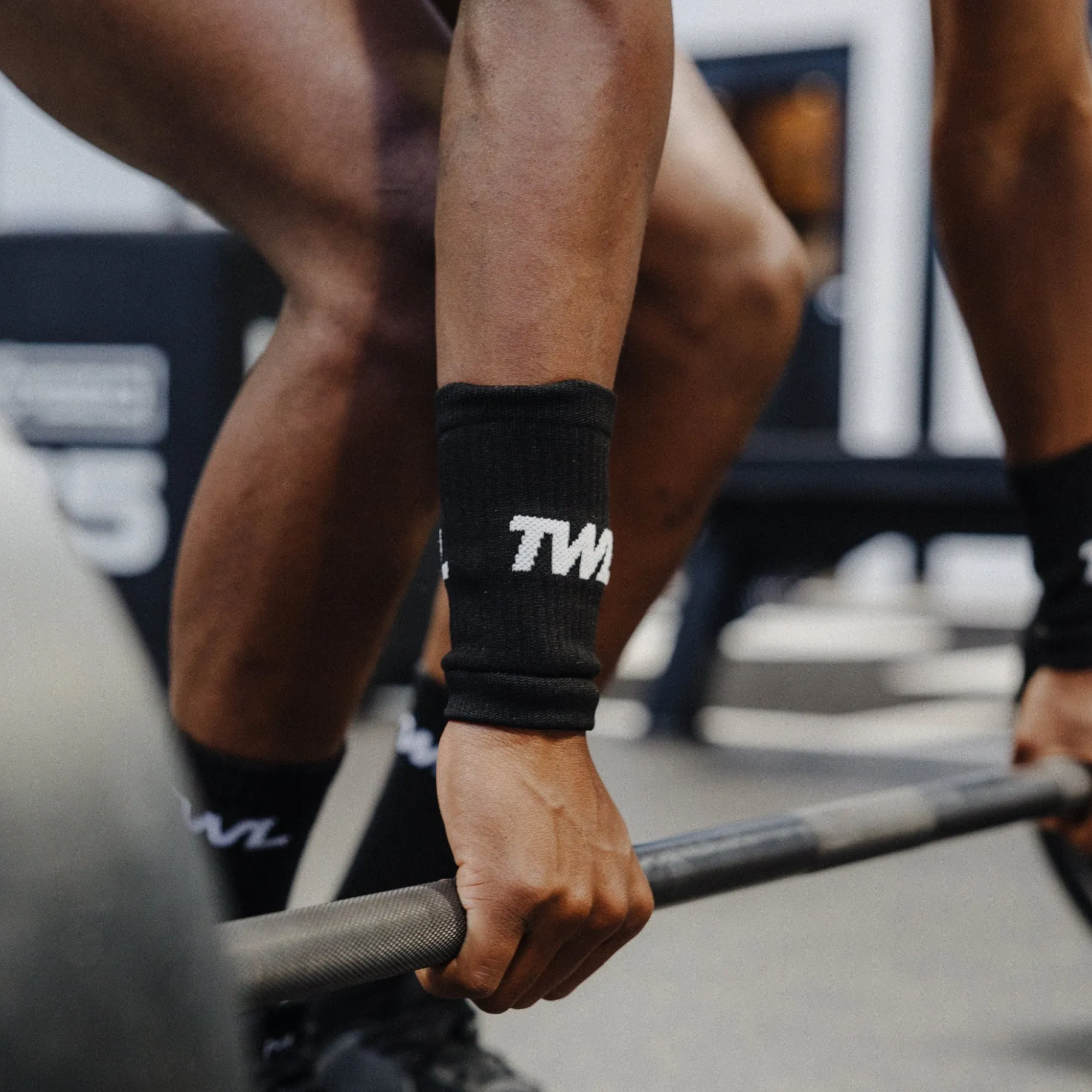 TWL - LONG KNITTED WRISTBANDS - BLACK